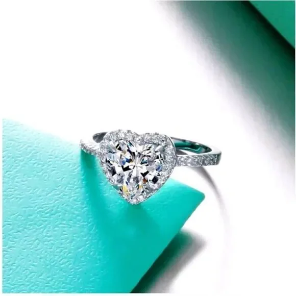 Silver Heart Cubic Zirconia Women's Ring‎ Size 6 NEW IN BOX - Picture 7 of 8